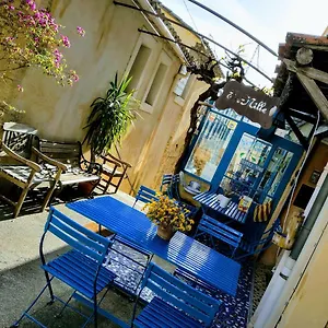 Fa Mille Maison Bleu Frühstückspension Robion en Luberon